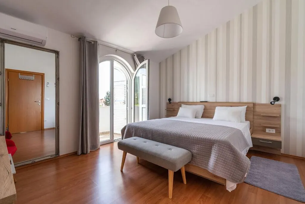 Villa Bliss , Kastela - Croatia Kaštel Novi Kroatien